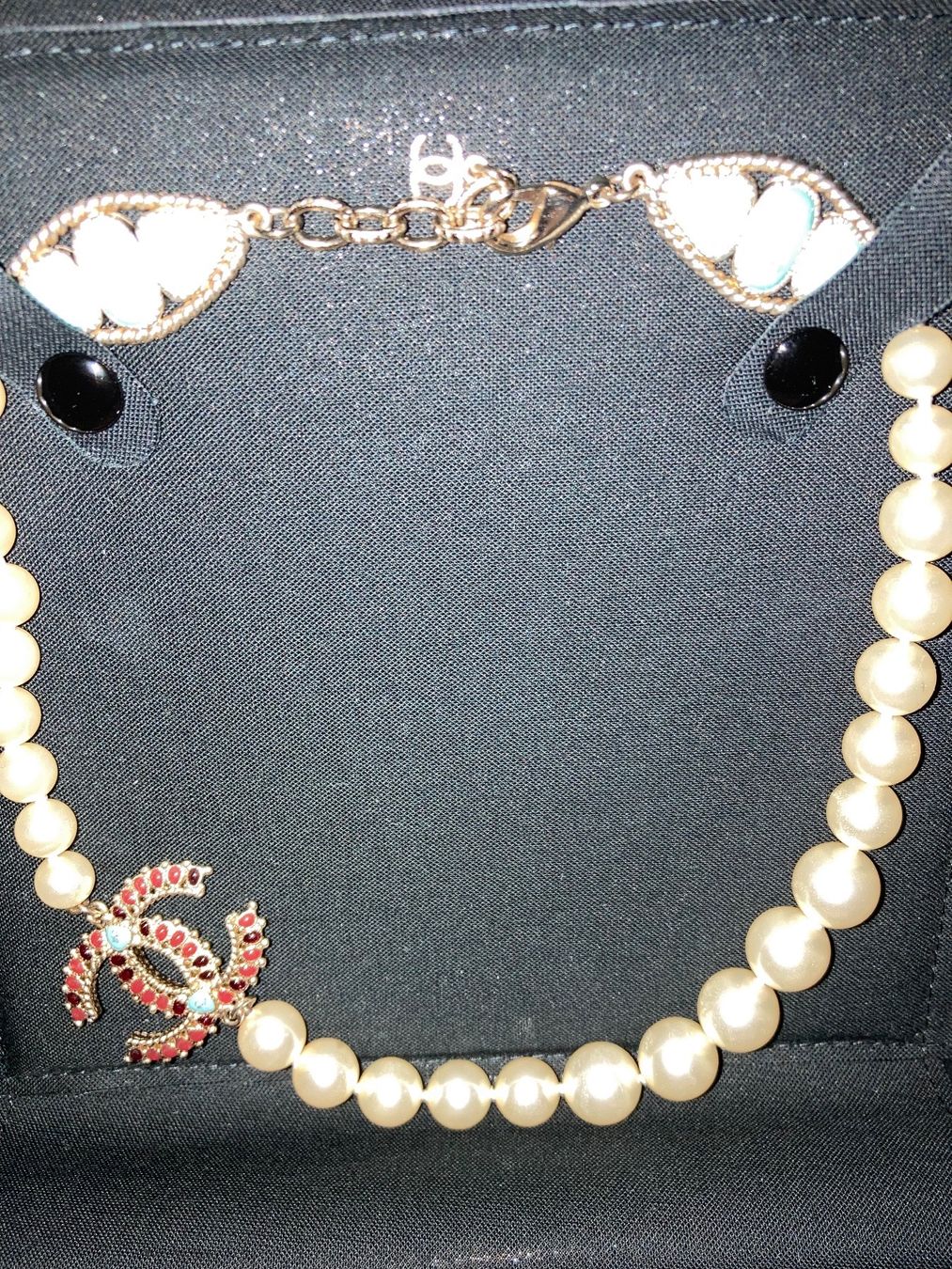 Chanel Catenine: Chanel Halskette mit Emaile Neu – Nuovo e nell'imballaggio originale da Zuerich venduto da SaTs-43 1