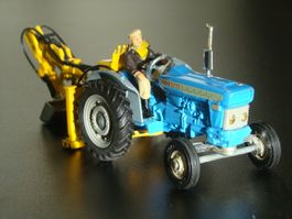 Corgi Ford 5000 Super Major Traktor mit hydr. Schaufel rar