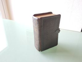 Magnifique antique livre