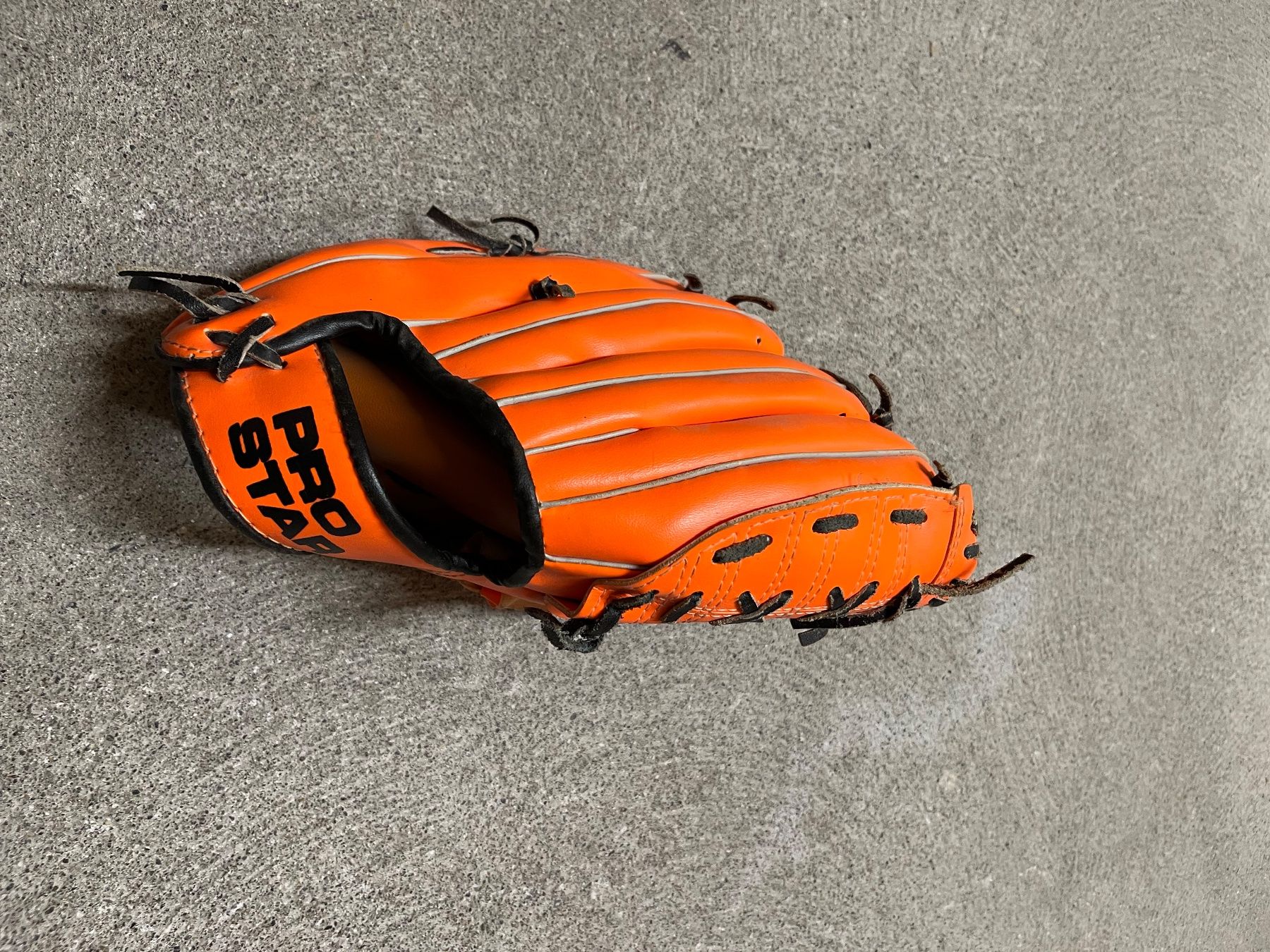 Handschuhe & Handstulpen: Baseball Handschuh – Gebraucht aus Schwerzenbach von pag_7dcq 1