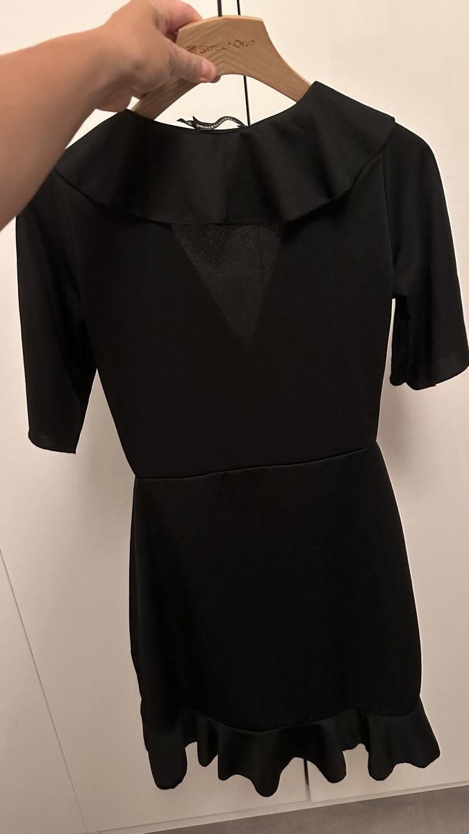 Vestiti: Kleid Gr. XS Prettylittlething – Usato da Pfungen venduto da nik_9wv9 1