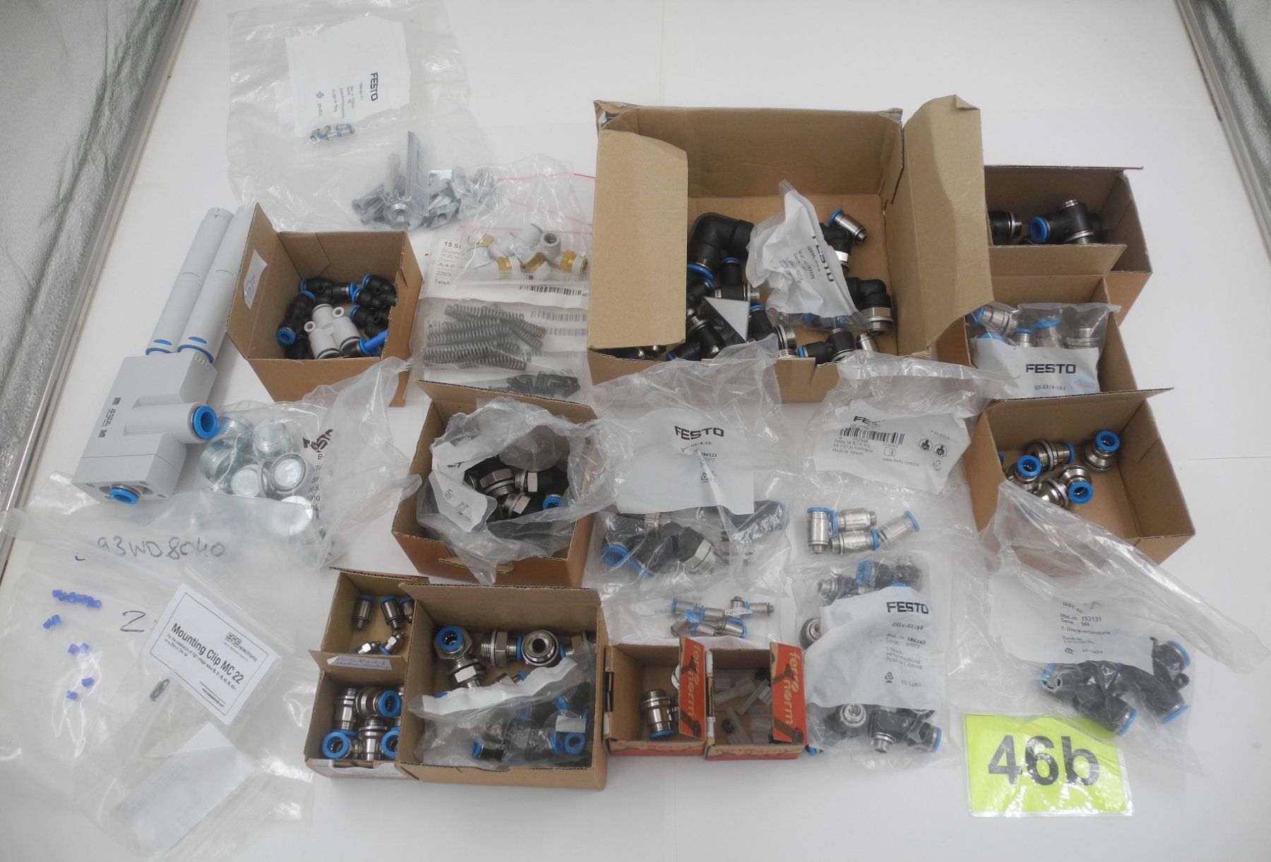 Elektronikbauteile: Festo L-Steck Verschraubenungen, Nr. 46b – Gebraucht aus Kottwil von Crazyrolf