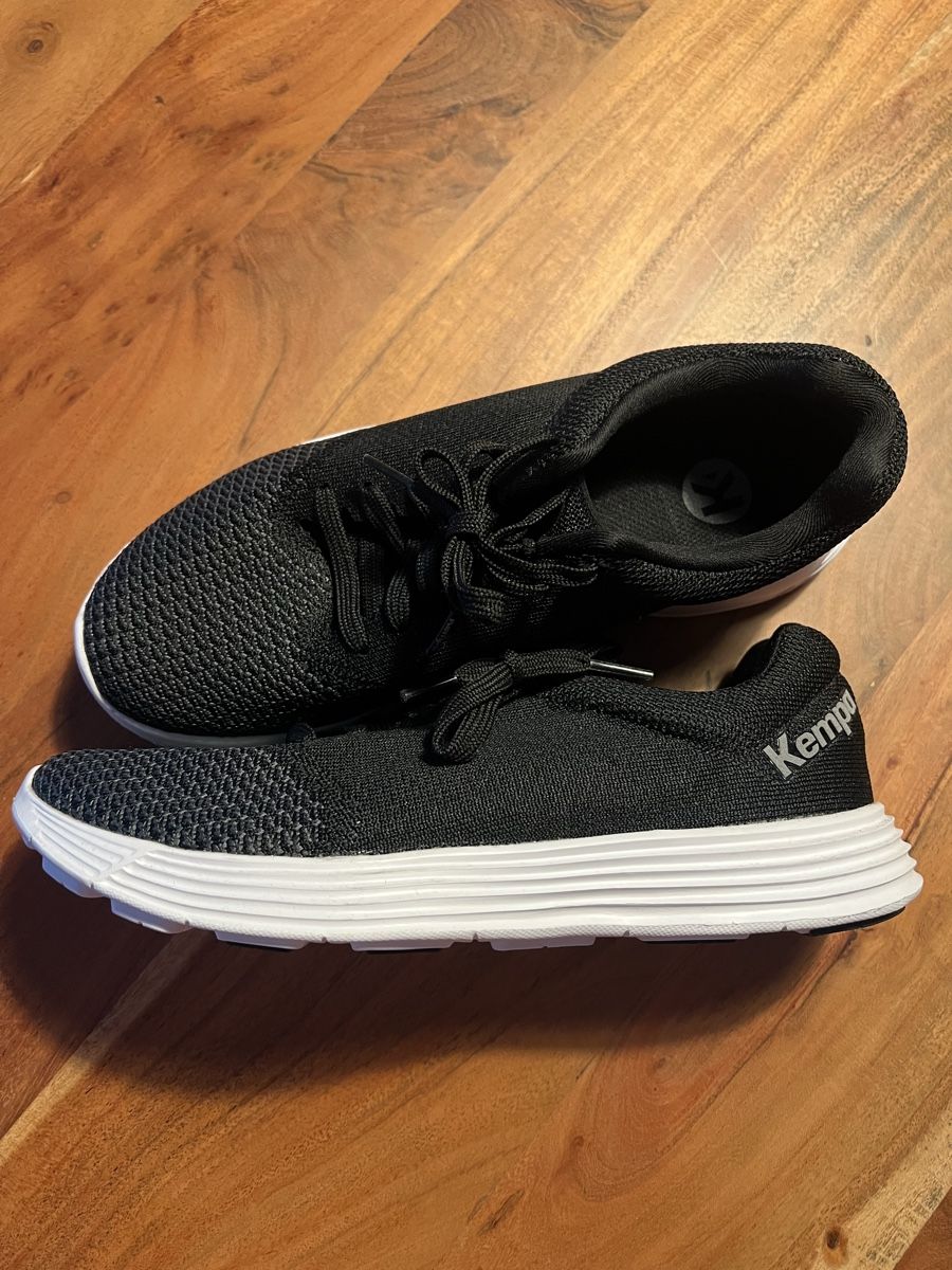Scarpe da uomo: Kempa Turnschuh neu gr 42 – Nuovo (secondo la descrizione) da Gerzensee venduto da JaLe14 1