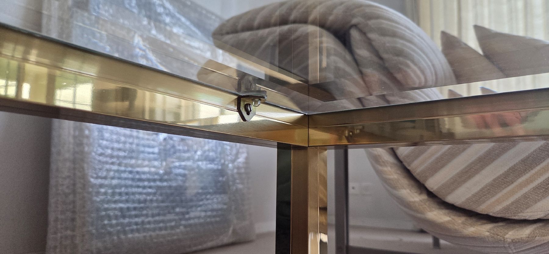 Tische: Glastischchen geschliffenes Glas – Gebraucht aus Wädenswil von Greatstuff 4