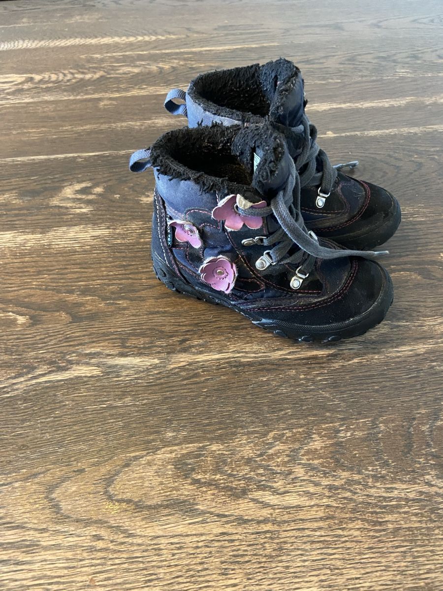 Scarpe per ragazze: Winterschuhe Gr. 26 GEOX – Usato da Rudolfstetten venduto da CorINX