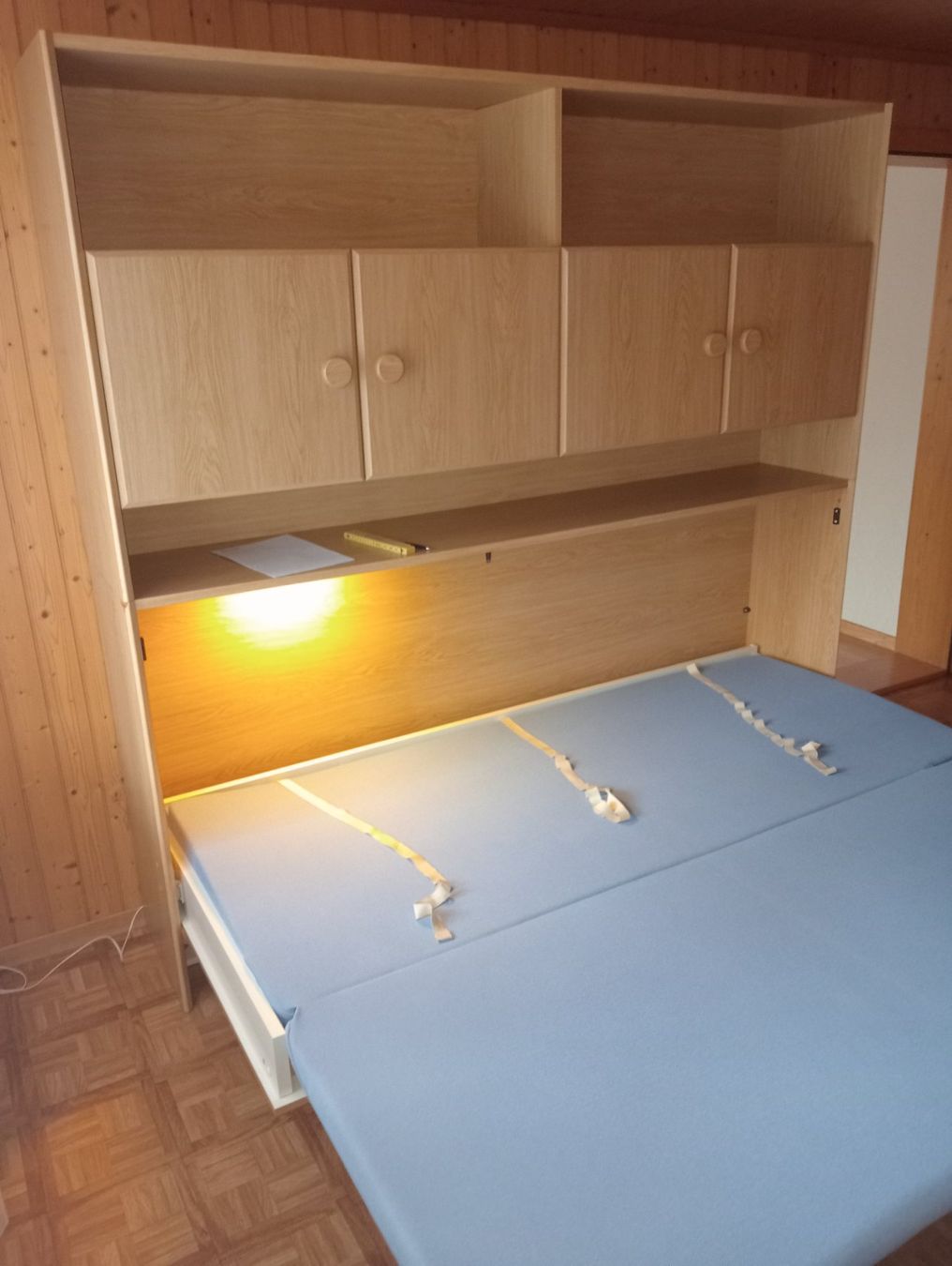 Letti: Schrank mit ausklappbarem Gästebett – Usato da Spiez venduto da iaqob 4