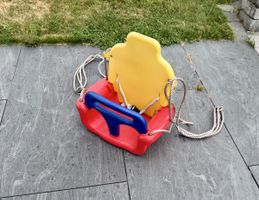 Kinderschaukel mit Gurt, guter Zustand