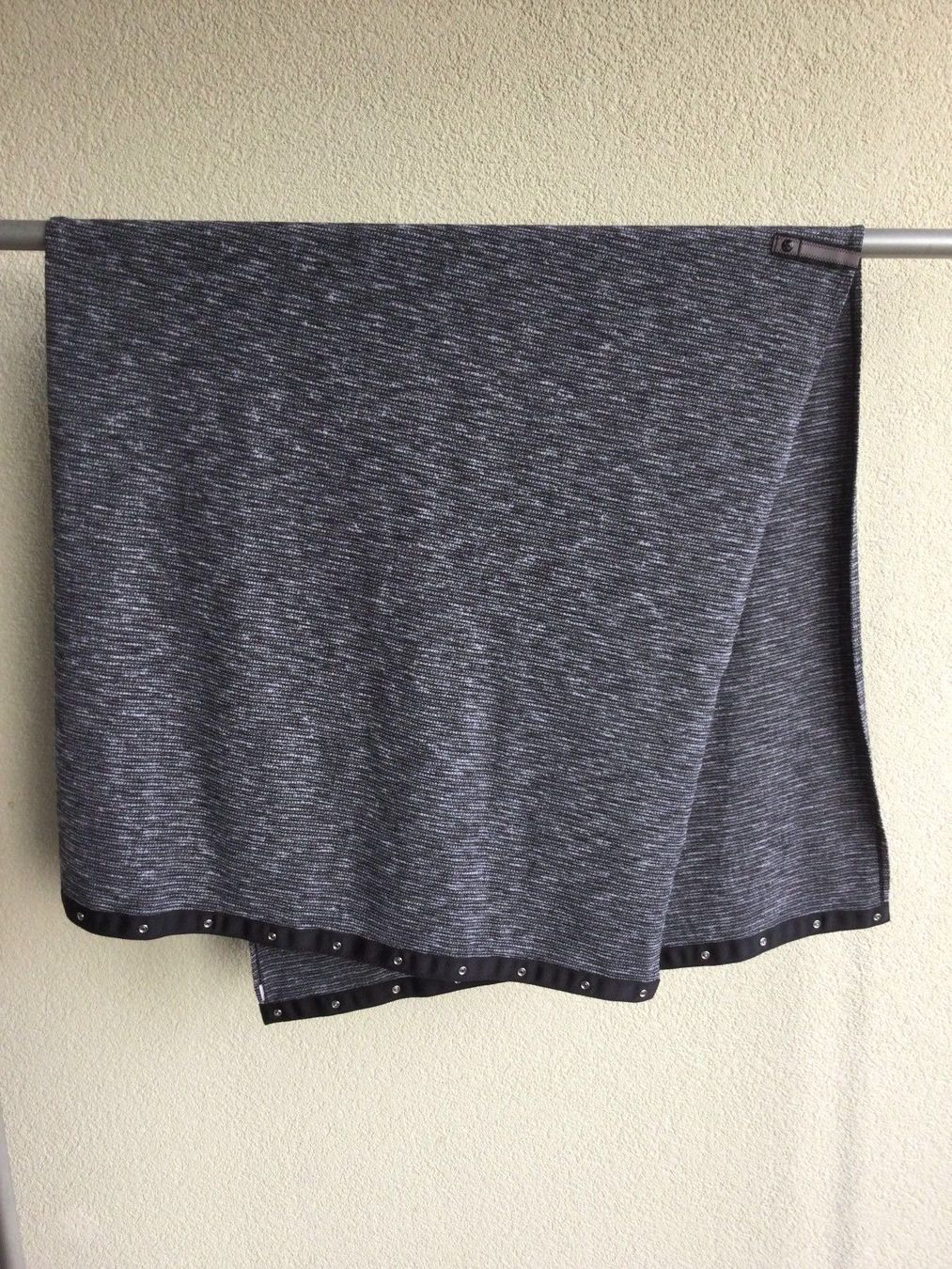 Foulard & Sciarpe: Damen Schal Magic Scarf – Nuovo (secondo la descrizione) da Zürich venduto da VorlonShadow