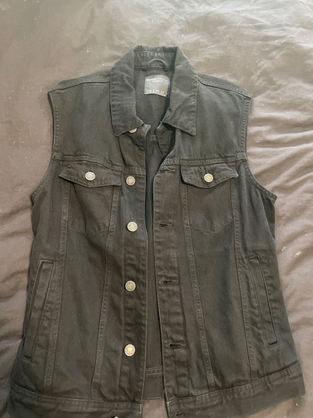 Bershka Gilet & Giacche: Gilet – Nuovo (secondo la descrizione) da Riva San Vitale venduto da dan_5r87