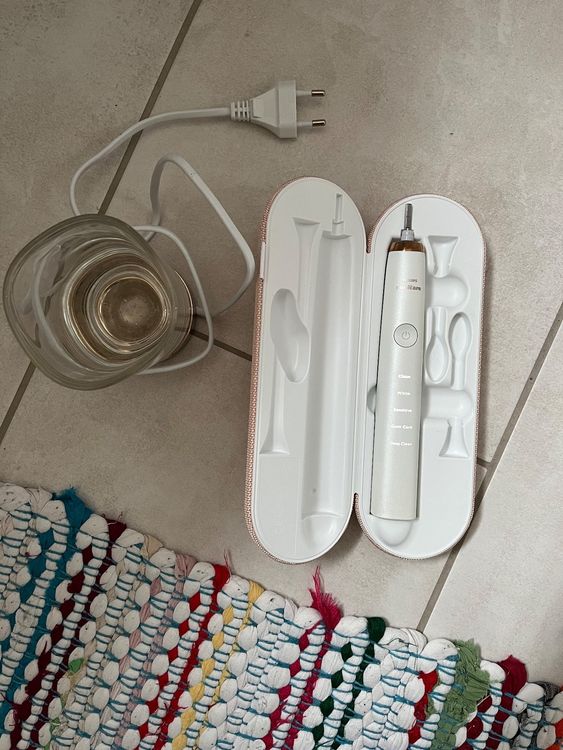Schone Handgepack Elektrische Zahnburste Ebenbild