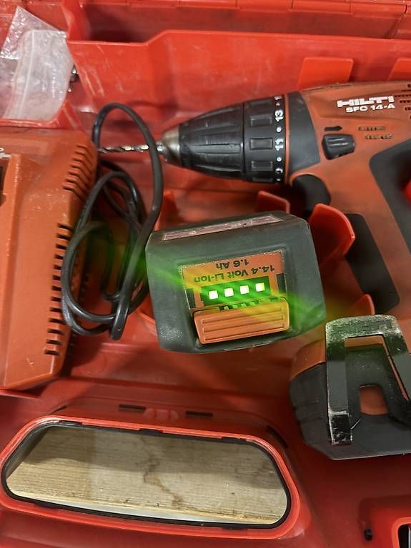 Trapani: Hilti Akkuschrauber  – Usato da Lausen venduto da Gjuliana4 1