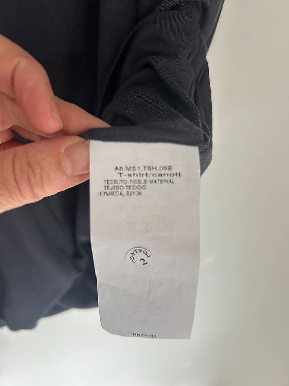 Top: Top Max Mara – Nuovo (secondo la descrizione) da Brüttisellen venduto da Sonjaelegiu 4