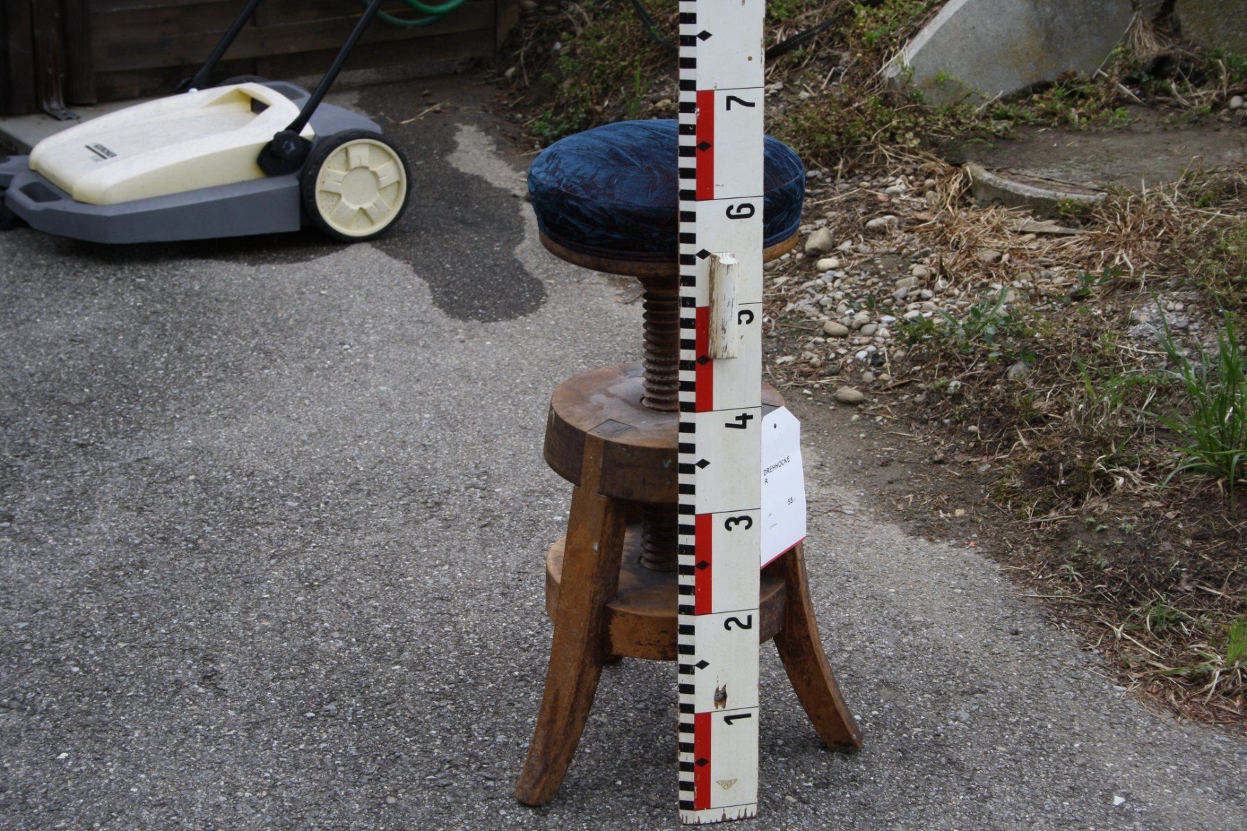Hocker: DREHHOCKER HOCKER HOLZ ANTIK MIT HOLZGEWINDE – Gebraucht aus Wauwil von Pneuedy 6