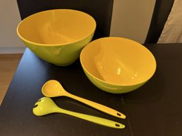 Salatschüssel Set 2-teilig mit Besteck gelb grün gebraucht