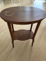 Tischli holz, oval, sehr alt