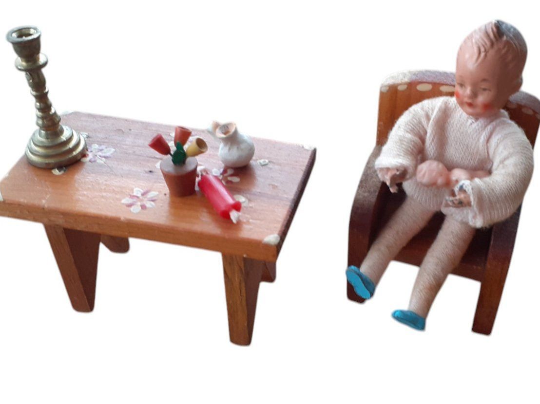 Bambole: Antike Puppenmöbel mit Puppe – Usato da Mörschwil venduto da lindaswunderkiste