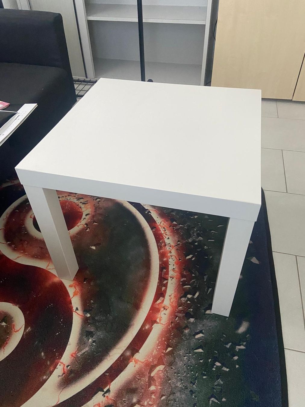 Tavoli: Bestellttisch in weiss  – Usato da Bätterkinden venduto da Grooovy