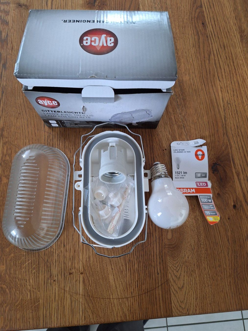 Lampade: Gitterlampe  mit Birne 11W = 100 W    neu – Nuovo e nell'imballaggio originale da Altdorf UR venduto da aswe 3