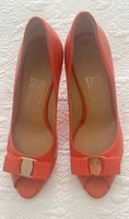 Salvatore Ferragamo Pumps rot mit Schleife neuwertig