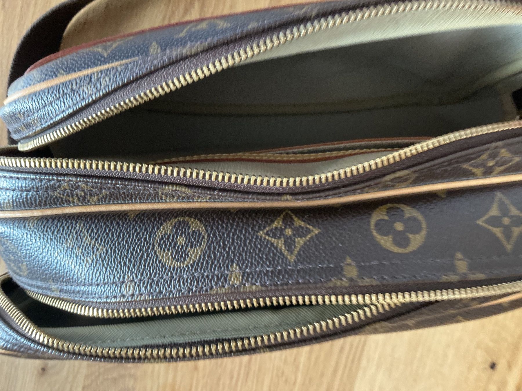 Altro in  Abbigliamento & Accessori: Louis Vuiton, Messenger Umhängetasche, Monogram – Usato da Sissach venduto da usd_9ht7 4