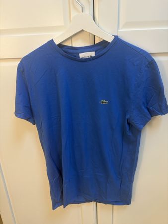 T-Shirt Lacoste blau Grösse M eher Klein Geschnitten