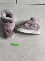 Kinderschuhe gefüttert
