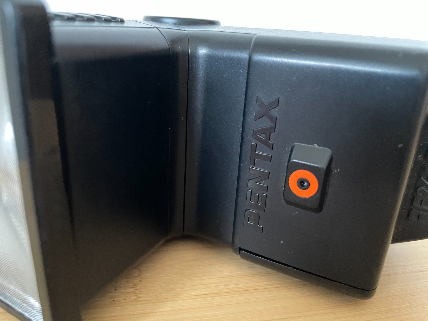 Pentax Flash: Flash Pentax AF240Z – Usato da Petit Lancy venduto da gil_hr6v 1
