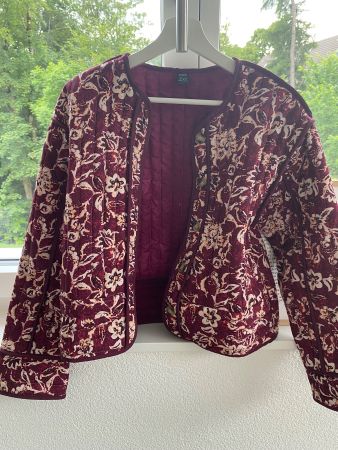 Frühlingsjacke Damen Gr. S gesteppt Blumenmuster neuwerti...
