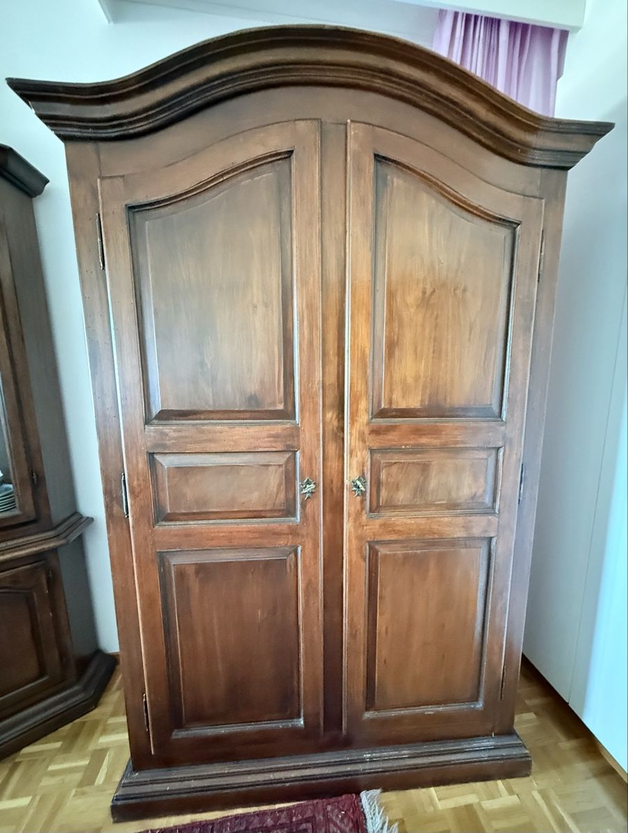 Schränke: Armoire Vintage style Louis XV – Gebraucht aus Plan-les-Ouates von val_c6z7