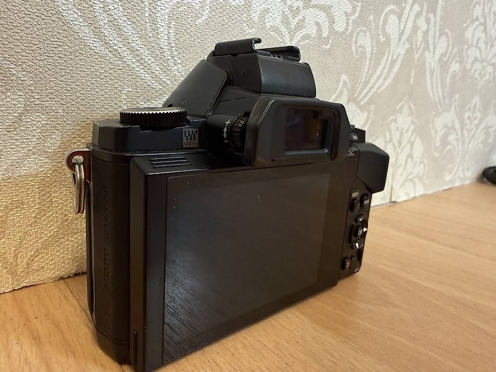 Olympus Fotocamera: Occasion Olympus OM-D E-M5 Body – Usato da Nidau venduto da Nintschgu 2