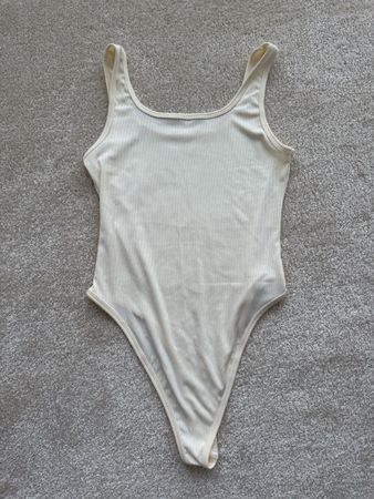 Body d'été couleur crème