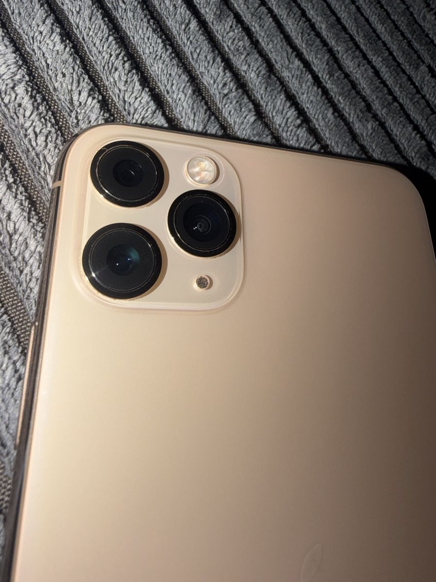 Apple Handys / Smartphones: iPhone 11 Pro Max Gold gebraucht – Gebraucht aus Schübelbach von ritualsx3 1