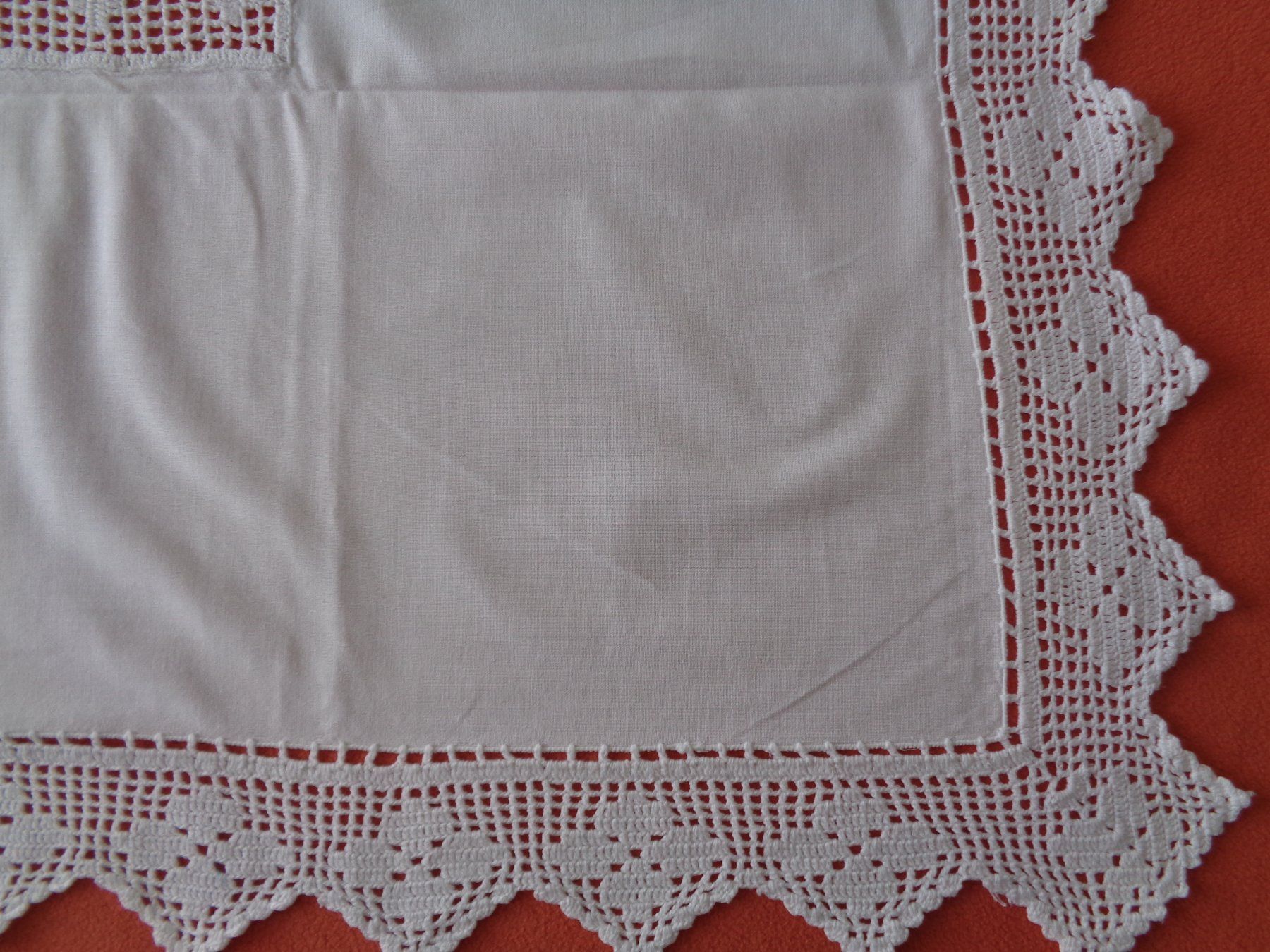 Altra biancheria da tavola: Tischdecke mit Einlage u. Spitzen 101 x 101 cm. - Handarbeit – Usato da Chur venduto da omonia 3