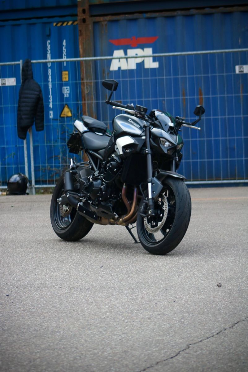Kawasaki Strada: Kawasaki Z900 anthrazit  – Nuovo (secondo la descrizione) da Eiken venduto da lst_8gpp