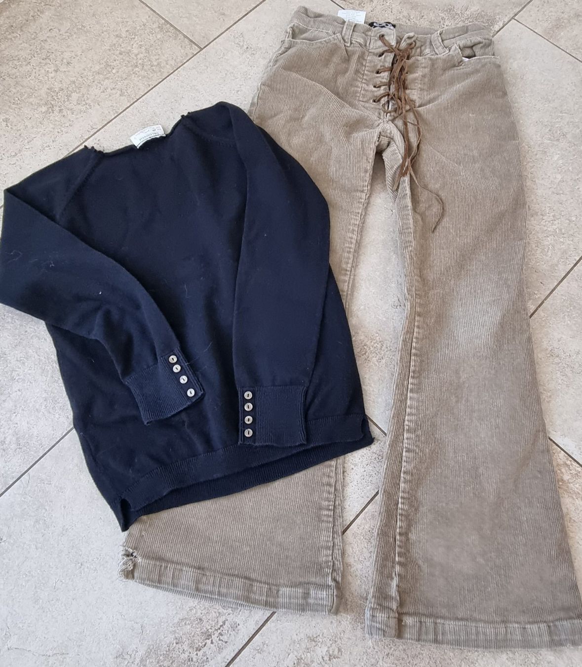 Lotti & Set di vestiti: Kleiderpaket gr.140 – Usato da Grossdietwil venduto da GNOM313 1