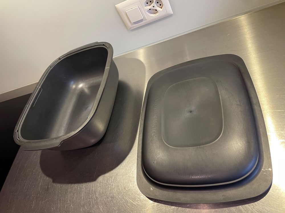 TUPPERWARE Ultra Pro Casserole 5,7 l + mini entonnoir violet