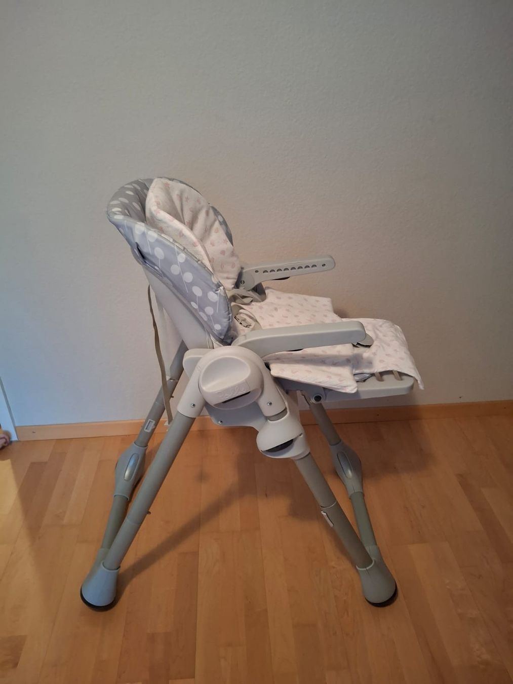 Chicco Seggioloni: Chicco Polly Progress 2, Kinderhochstuhl grau – Usato da Baden venduto da gme_x9g2 1