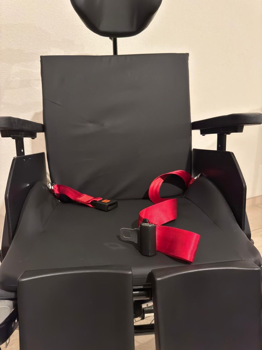 Rollstühle: fauteuil roulant – Gebraucht aus Misery von lyd_2m6f 4