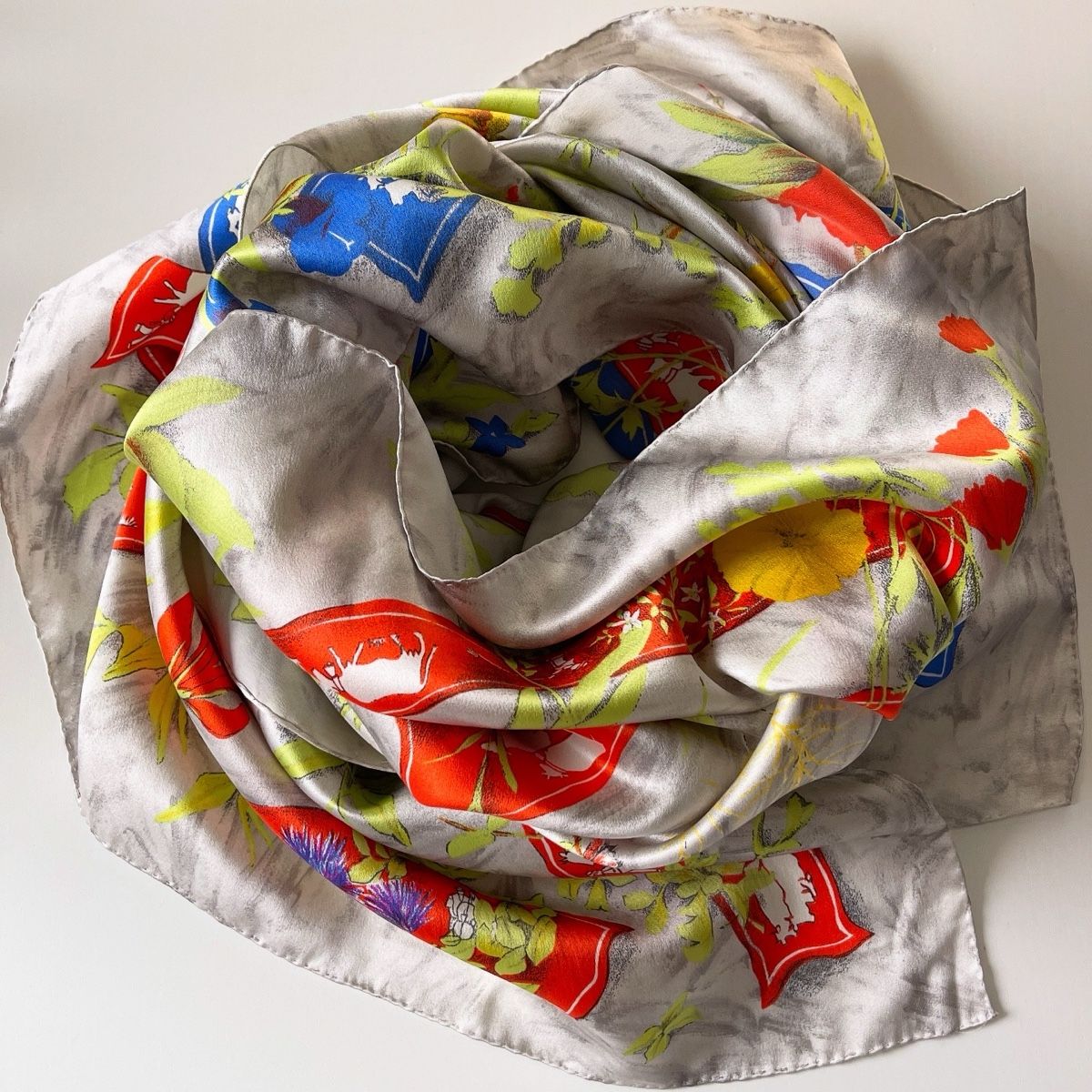 Fabric Frontline Foulards, Tücher & Schals: FABRIC FRONTLINE New Big Silk Scarf – Neu (gemäss Beschreibung) aus Emmen von Avviivva_Com2023 1