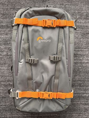 LowePro Wisthler BP450AW Grau/Orange Fotorucksack