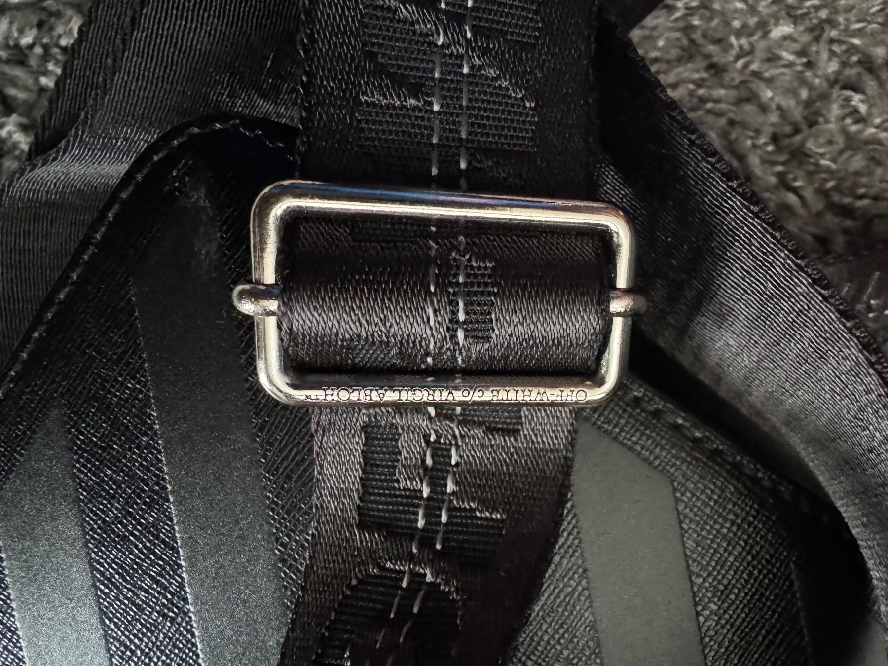 Off-White Borse: Off-White™ Umhängetasche – Usato da Löhningen venduto da santafe06 6