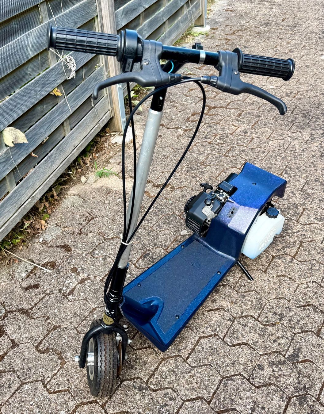 Scooters: Trotinet mit Benzinmotor – Defekt aus Brütten von Viktor3 6