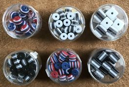 LOT ORIGINALVERPACKTE KUNSTOFF WÜRFEL-WALZEN-PERLEN