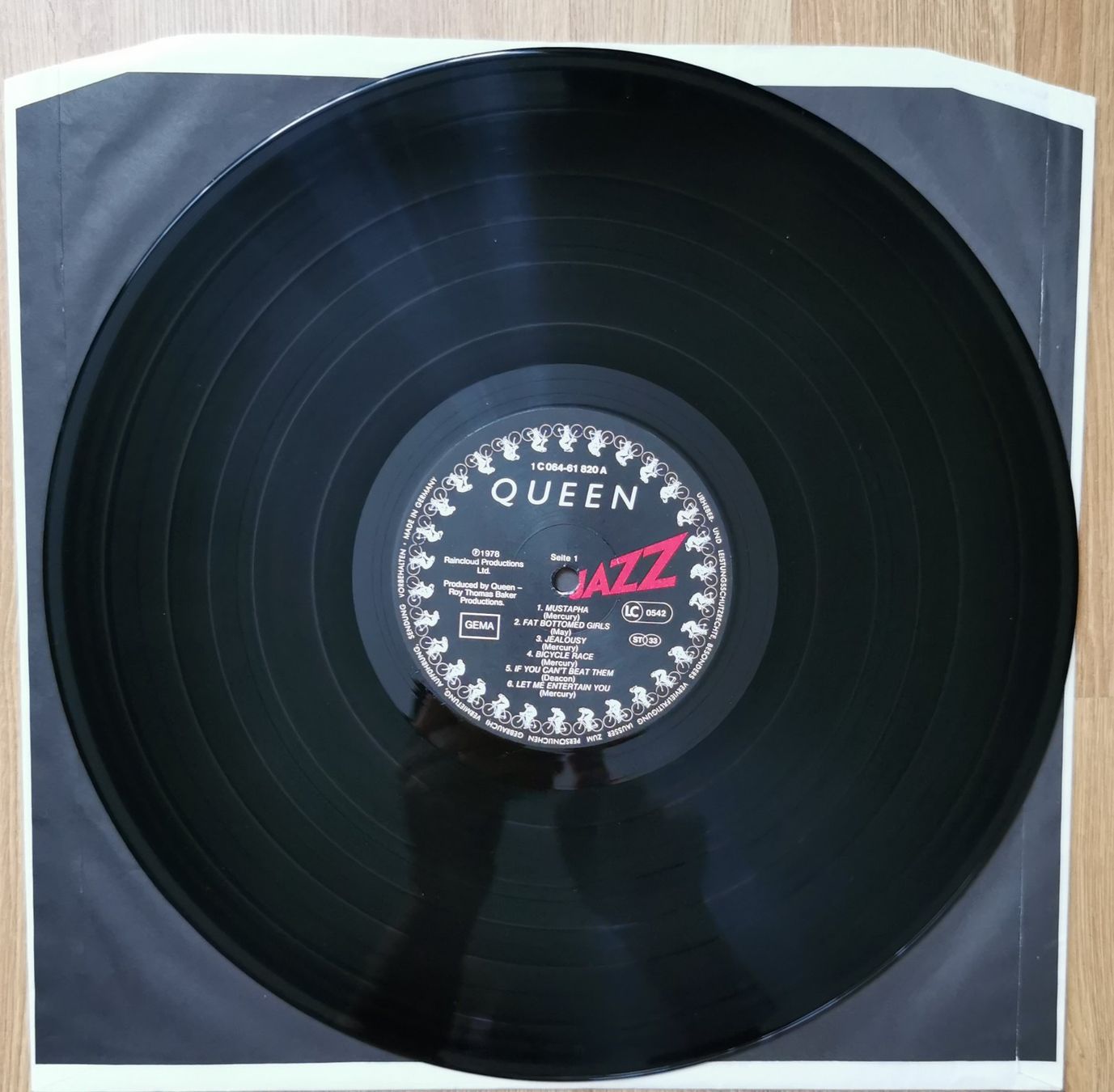 Dischi in vinile: QUEEN - JAZZ   Vinyl LP 1978 – Usato da Birsfelden venduto da dsc_f8gx 5