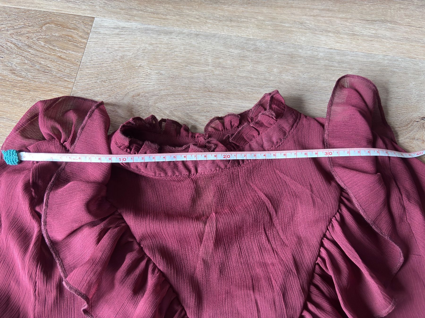 Blusen: Burgundy Ruffle blouse – Gebraucht aus Unterägeri von K7chiara 7