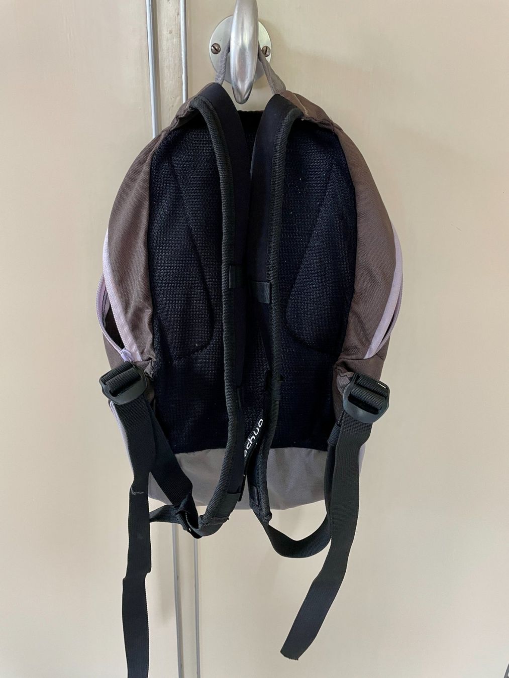 Decathlon Zaini: Sac Quechua 10l – Usato da Gais venduto da ann_5jlh 2