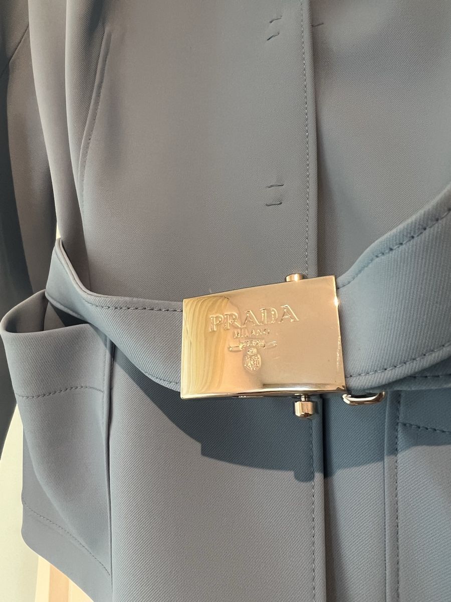 Prada Giacche: Prada Blazer Hellblau mit Gürtel - Grösse 40 – Nuovo (secondo la descrizione) da Thalwil venduto da Yerf25 2