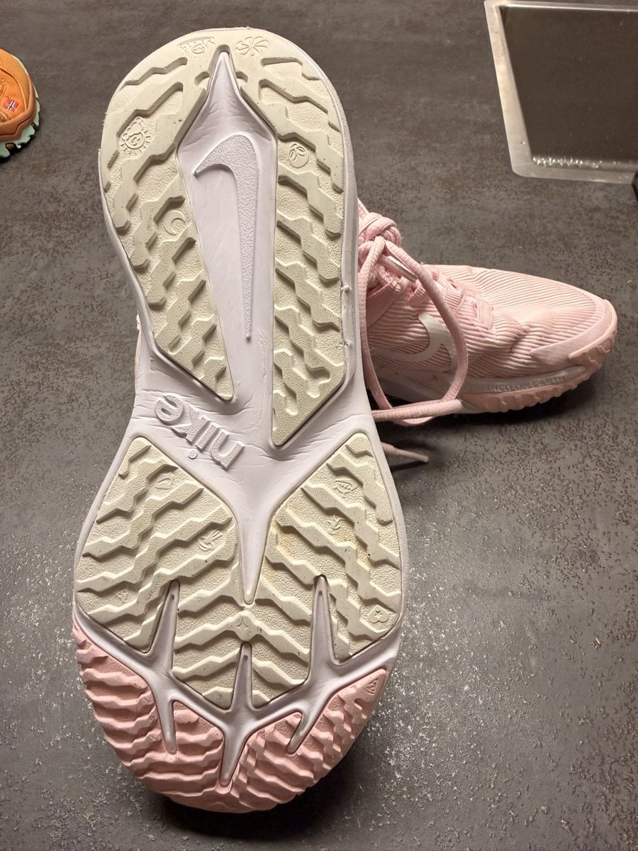 Nike Scarpe per ragazze: Nike Star Runner Trainers – Size 36 – Usato da Zollikerberg venduto da tet_hbw6 3