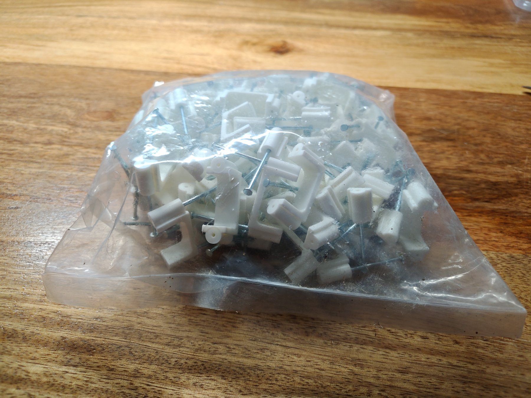 Cavi: TRU Components Kabelclips mit zwei Nägeln – Nuovo (secondo la descrizione) da Starrkirch-Wil venduto da Manu_aka_sell 1