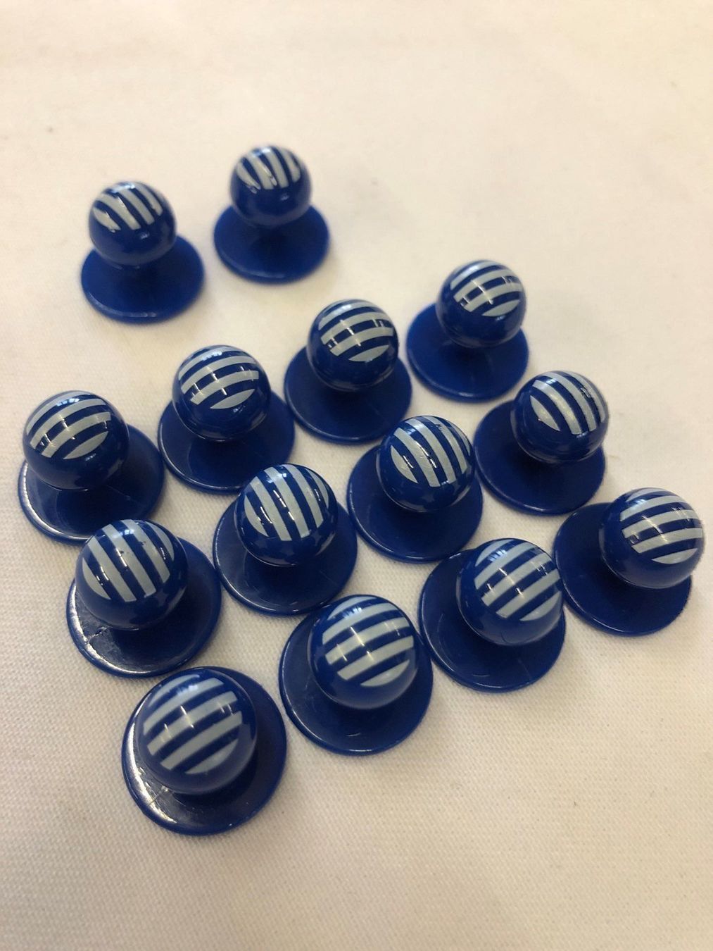 Elettrodomestici da cucina: 14er Satz Steckknöpfe Blue Stripes – Nuovo e nell'imballaggio originale da Gossau SG venduto da Sombat
